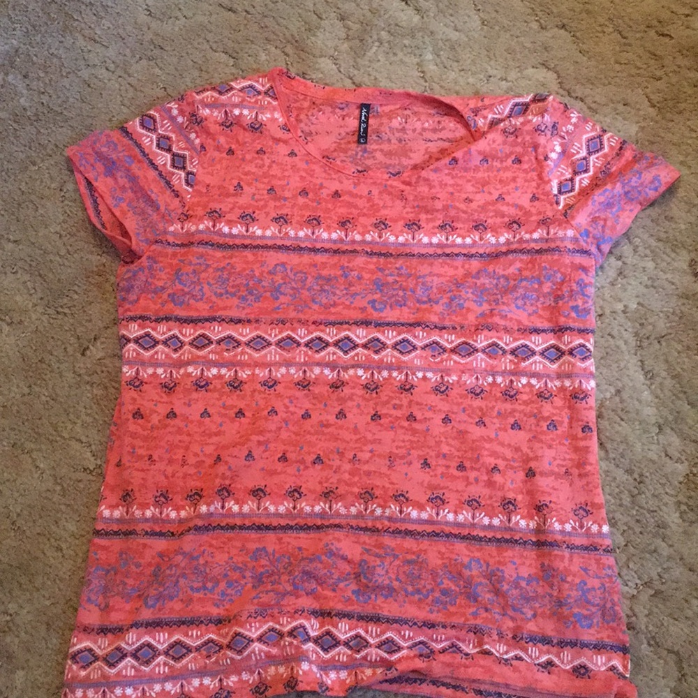 Tribal print scoopneck tee